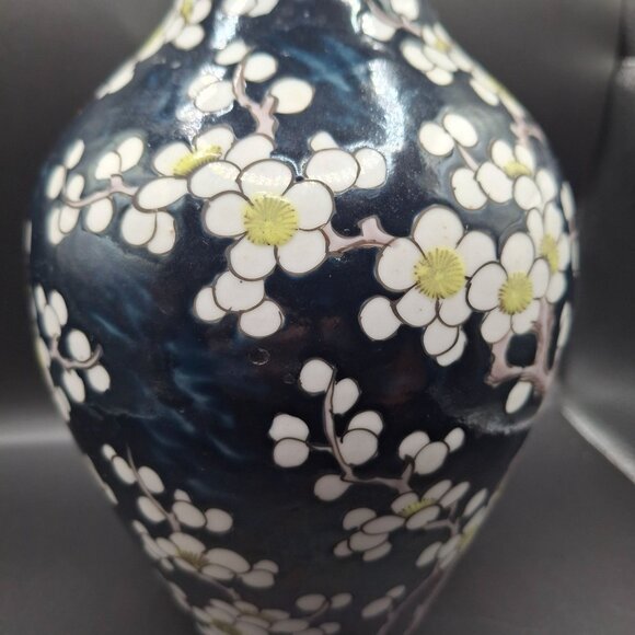 Japanese Hand-Painted Ceramic Vase White Floral Design Navy Blue Finish Antique - Picture 5 of 9